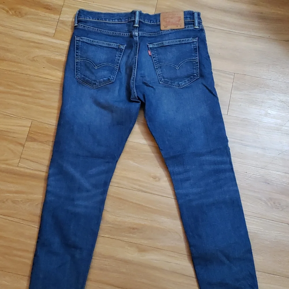Levi's Medium Wash Skinny Jean Sz 33×32